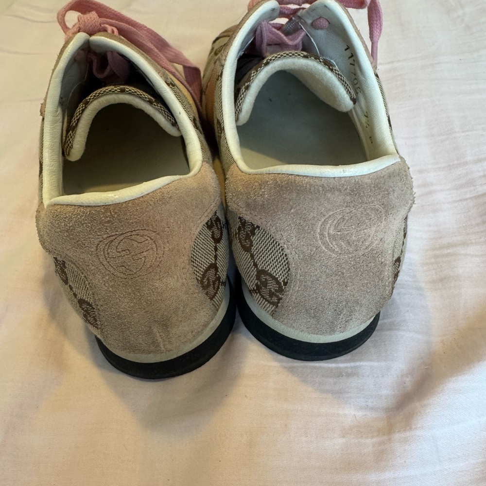 Gucci Logo Sneaker - Picture 8 of 10